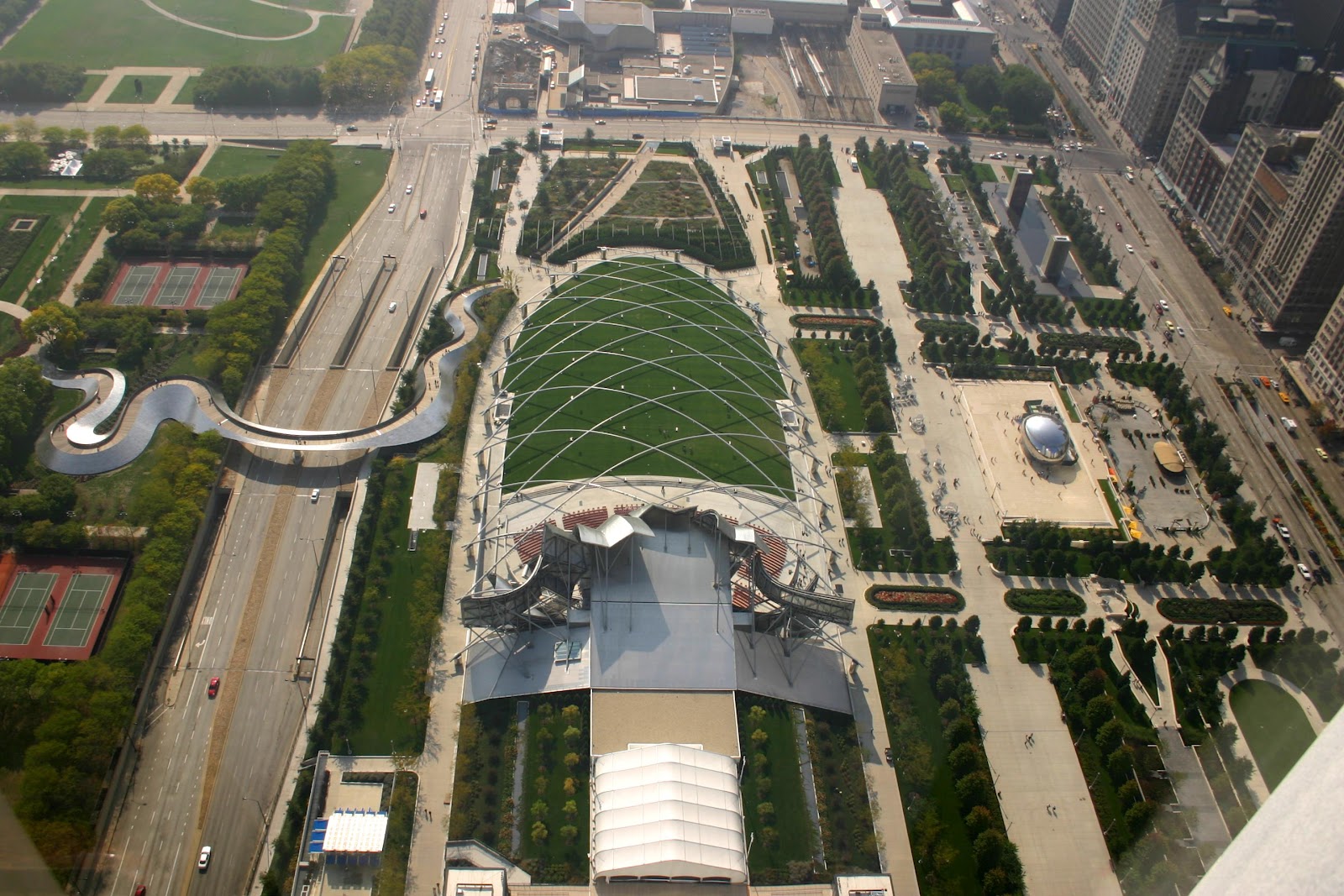 MILLENNIUM PARK IN CHICAGO A As Architecture